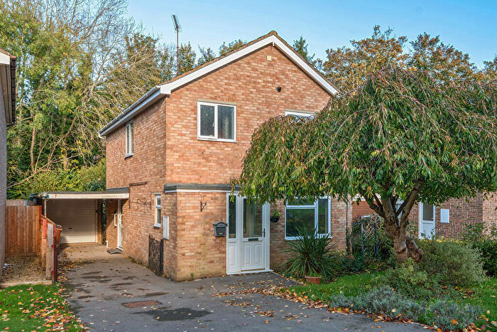 3 Bedroom House For Sale In Greenhills Park, Bloxham, OX15