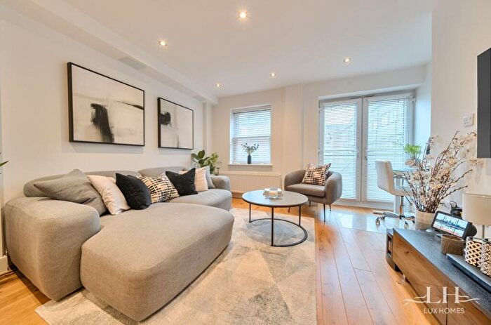 1 Bedroom Flat For Sale In Finley Court, Brentwood, CM14