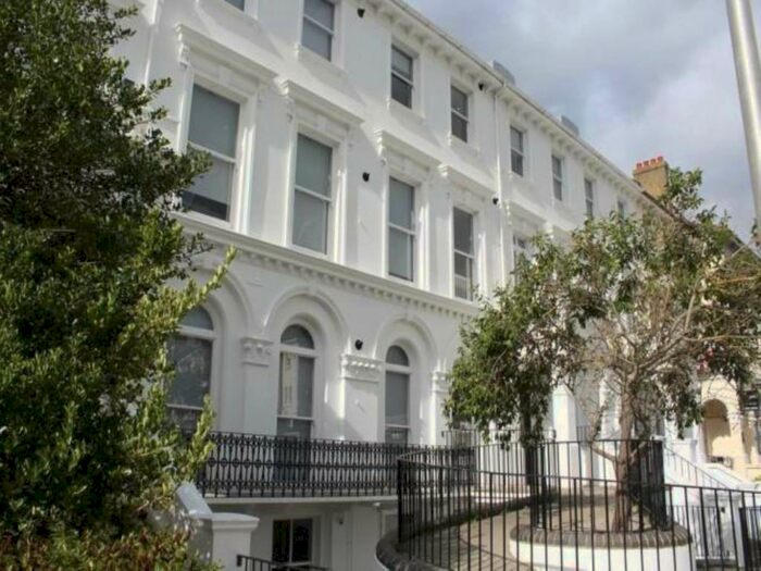 2 Bedroom Flat To Rent In Gildredge Road, Eastbourne, East Sussex, BN21