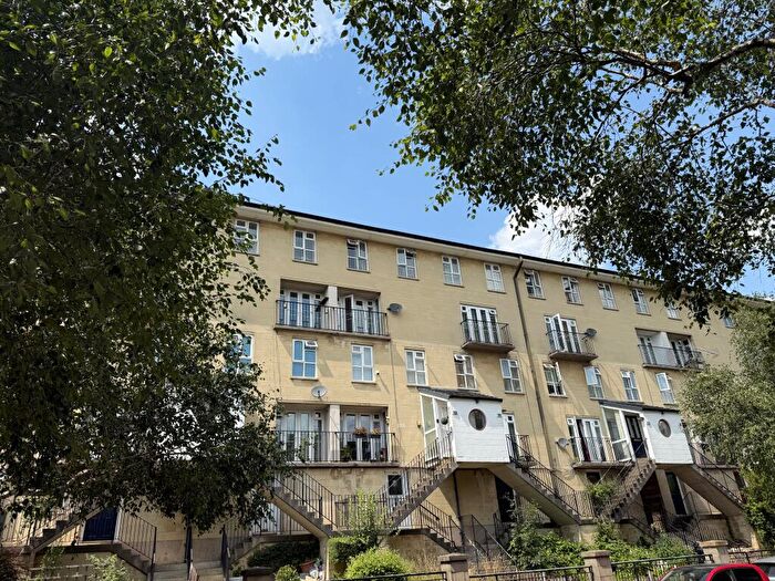 2 Bedroom Maisonette To Rent In Saffron Court, BA1
