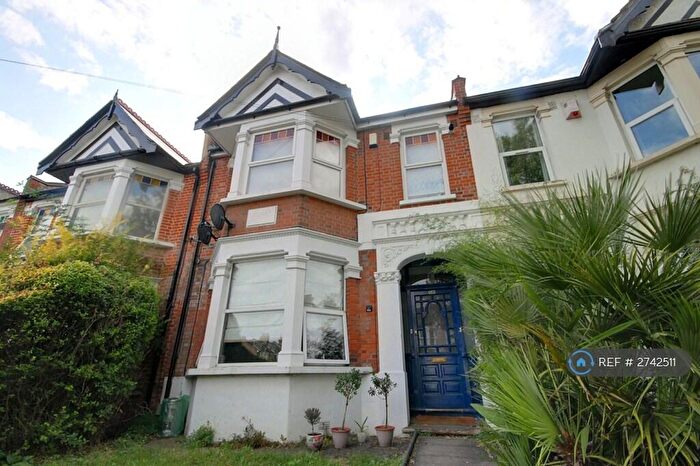 2 Bedroom Flat To Rent In Hale End Road, London, E4