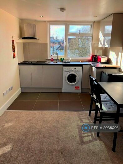 1 Bedroom Flat To Rent In Hendon Way, London, NW2