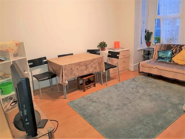 2 Bedroom Flat To Rent In Palmerston Road, Wealdstone, Harrow HA3