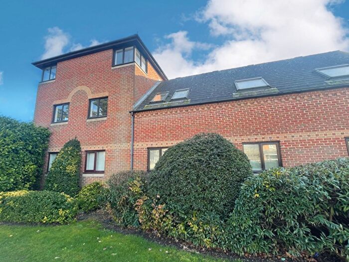 3 Bedroom Flat For Sale In Ock Mill Close, Abingdon, Oxfordshire, OX14