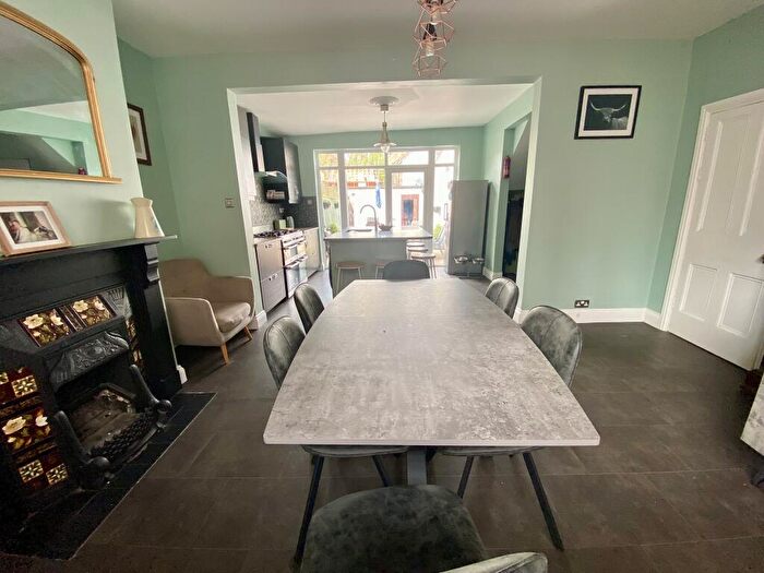 3 Bedroom Town House For Sale In Albert Street, Holbeach, PE12