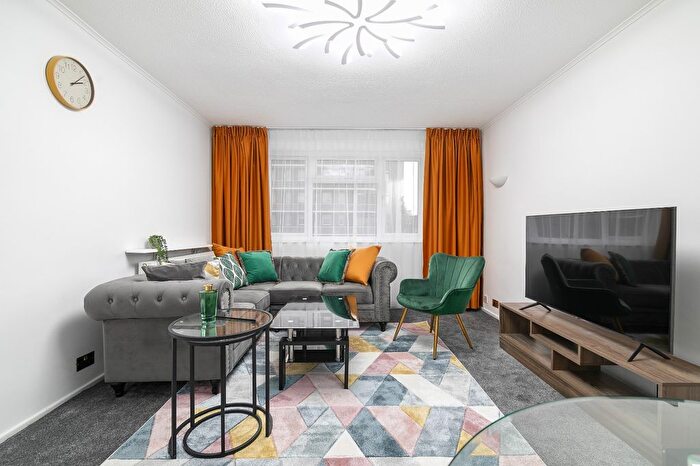 4 Bedroom End Of Terrace House To Rent In Clifton Way, London, SE15