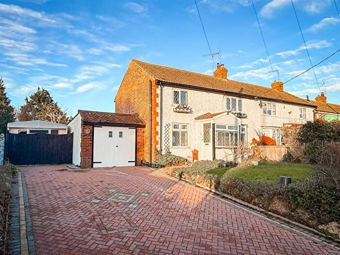 3 Bedroom Semi-Detached House For Sale In Clacton Road, St. Osyth, Essex, CO16
