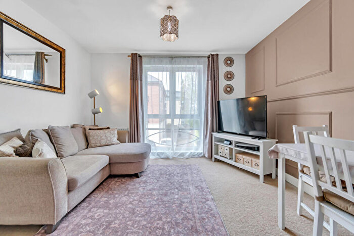 2 Bedroom Link Detached House For Sale In East Fields Road, Bristol, BS16