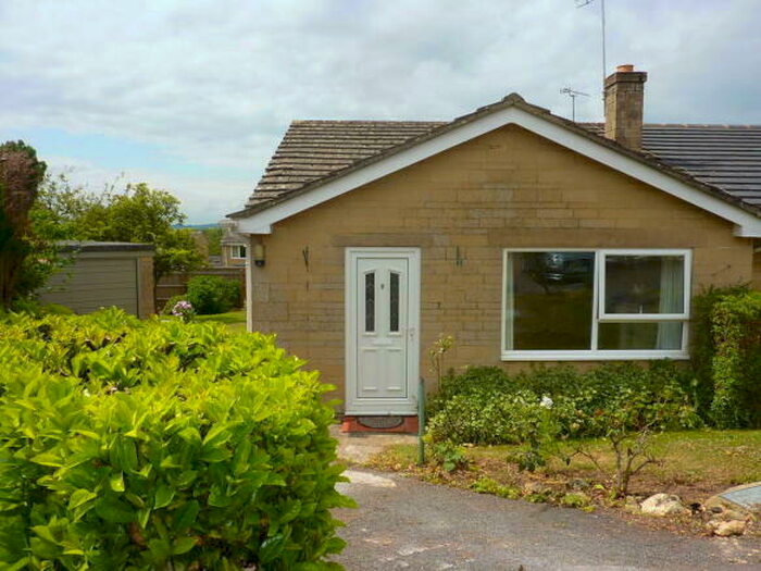 2 Bedroom Bungalow To Rent In Chalford Close, Chipping Norton, OX7