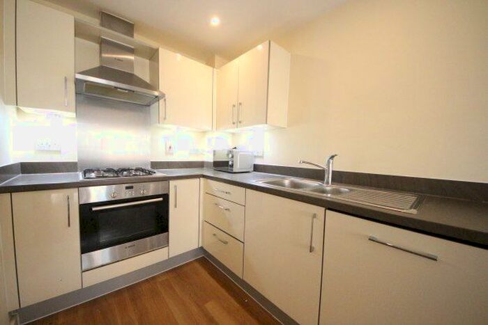 2 Bedroom Flat To Rent In Royal Gallery, Kingston Upon Thames, KT2