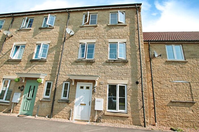3 Bedroom Terraced House To Rent In Linnet Road, Calne, SN11
