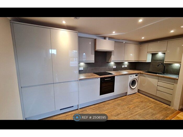 2 Bedroom Flat To Rent In Craig House, London, W13