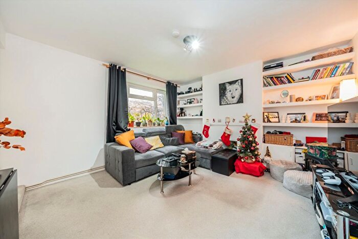 2 Bedroom Flat For Sale In Peterborough Road, Fulham, SW6
