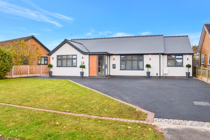 4 Bedroom Detached Bungalow For Sale In Diamond Ridge, Barlaston, Stoke-On-Trent, ST12
