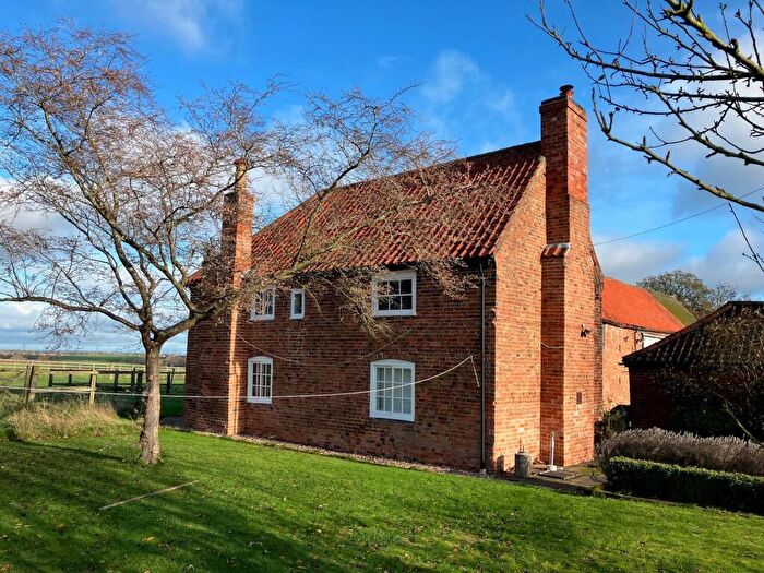 3 Bedroom Farm House To Rent In Ossington, NG23