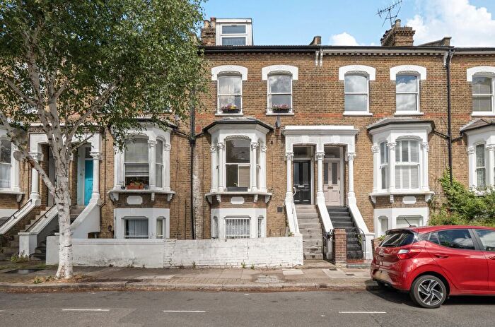 1 Bedroom Flat For Sale In Almington Street, London, N4