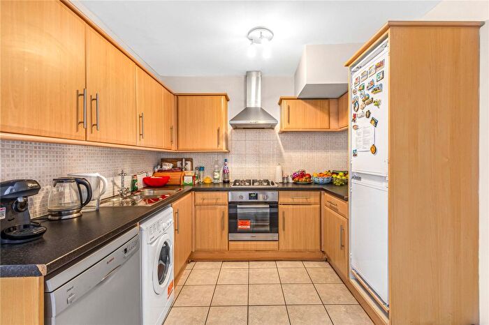 2 Bedroom Flat To Rent In Robinson Road, London, SW17