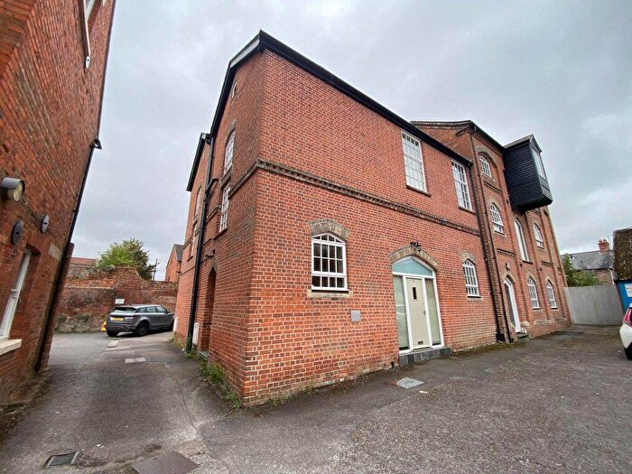 2 Bedroom Flat To Rent In Bartholomew Street, Newbury, RG14