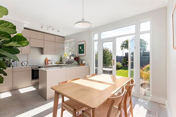 3 Bedroom Terraced House For Sale In Tennyson Avenue, Motspur Park, KT3