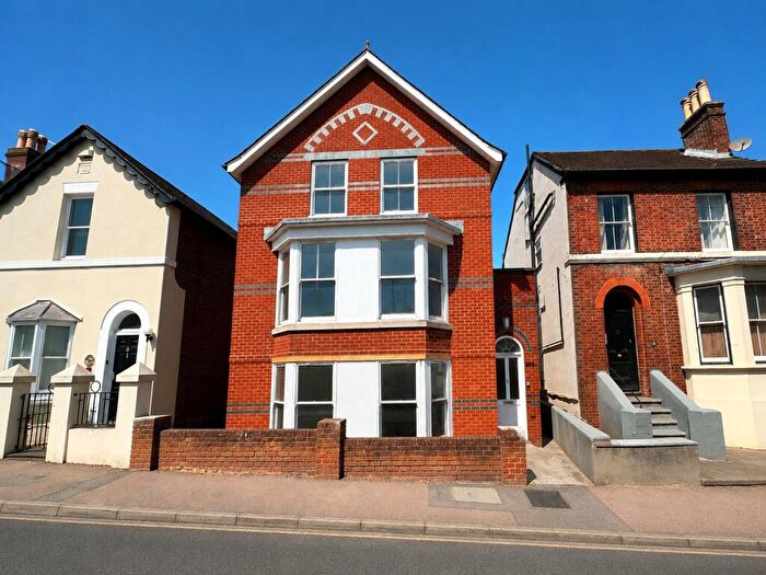 3 Bedroom Flat To Rent In Nunnery Fields, Canterbury, Kent, CT1