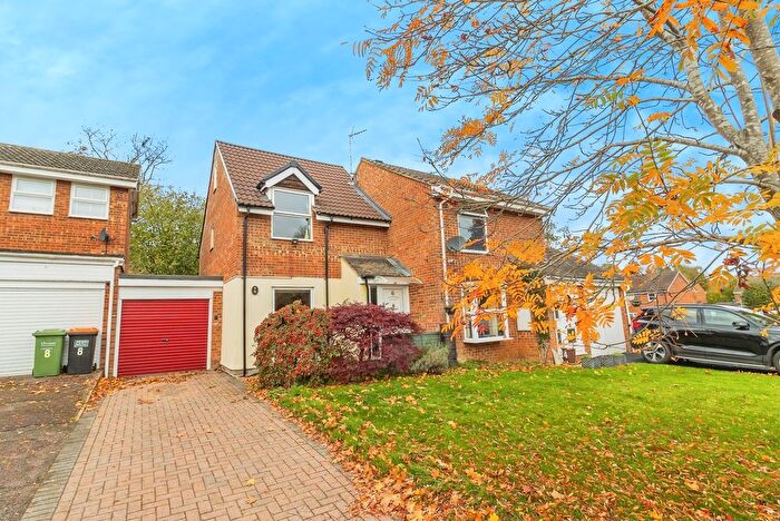 2 Bedroom Semi Detached House For Sale In Ullswater Drive, Leighton Buzzard, Bedfordshire, LU7