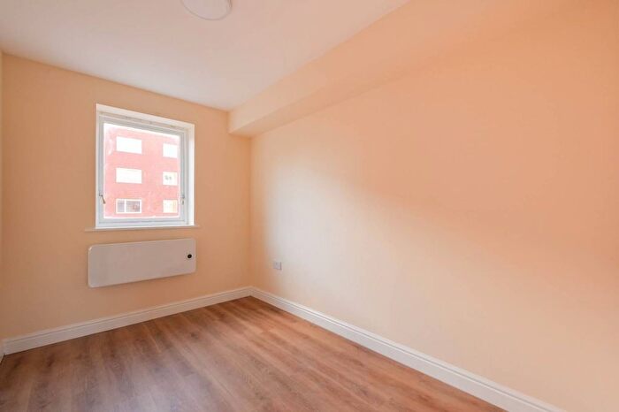 2 Bedroom Flat To Rent In Albatross Close, Beckton, London, E6