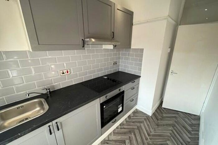 2 Bedroom Flat To Rent In St Isan Road Cardiff, CF14