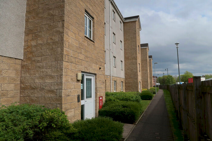 2 Bedroom Flat To Rent In Lloyd Street, Rutherglen, G73