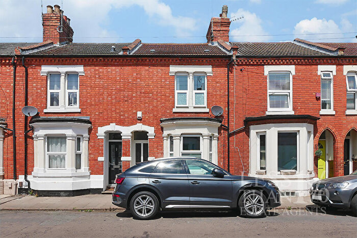 3 Bedroom Terraced House For Sale In Turner Street -, NN1