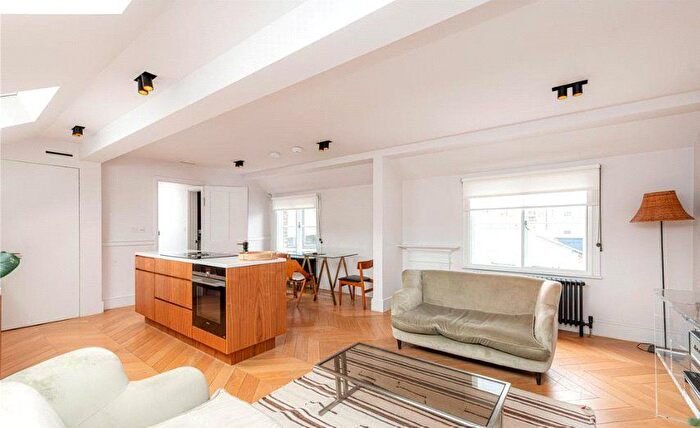 2 Bedroom Flat To Rent In Weymouth Mews, Marylebone, London, W1G