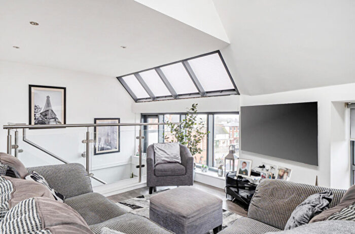 2 Bedroom Apartment For Sale In Rose Street, Wokingham, Berkshire, RG40