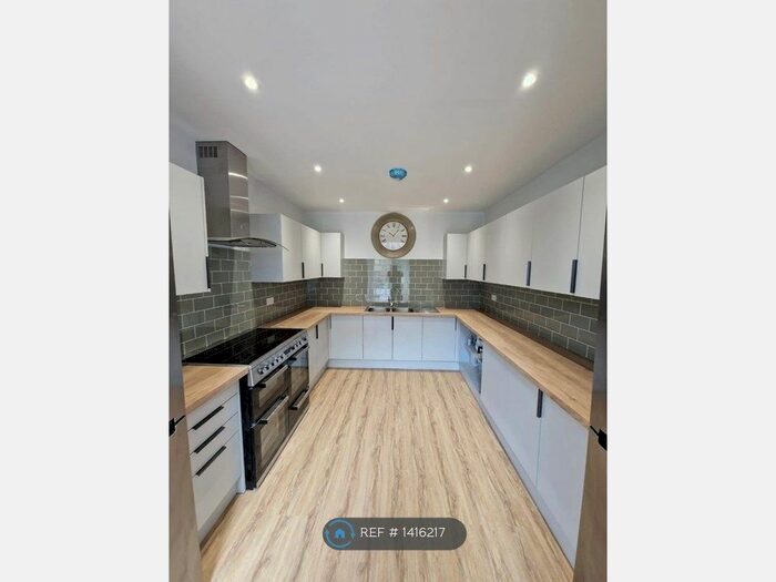 8 Bedroom Detached House To Rent In Mount Road, Southdown, Bath, BA2