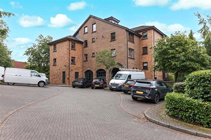 3 Bedroom Flat For Sale In Glen Lednock Drive, Cumbernauld, Glasgow, North Lanarkshire, G68