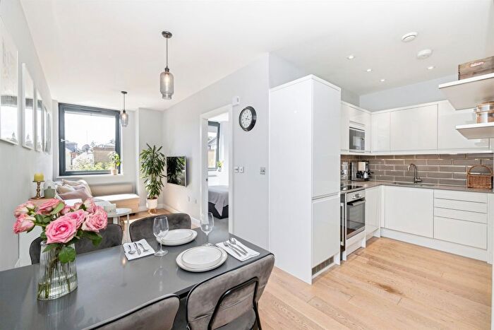 1 Bedroom Flat For Sale In Aldenham Road, Bushey, WD23