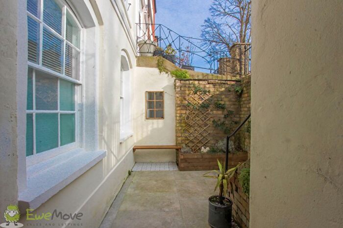 1 Bedroom Flat To Rent In Priory Street, Cheltenham, GL52