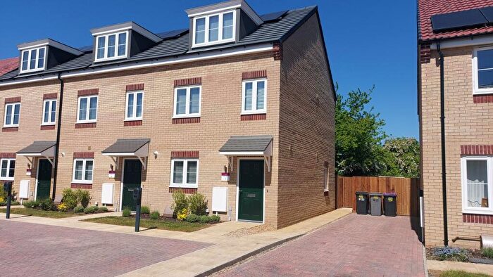 3 Bedroom End Of Terrace House For Sale In Orchard Way, Corby Glen, Grantham, NG33