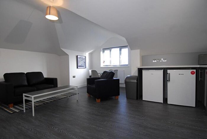 3 Bedroom House To Rent In Belgrave Manor, Bed Apts, Plymouth, PL4