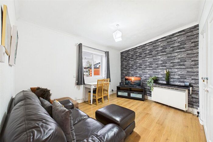 1 Bedroom Apartment To Rent In High Street, Aldershot, Hampshire, GU11