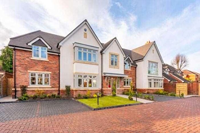 2 Bedroom Flat To Rent In Whitegates, Solihull, B91