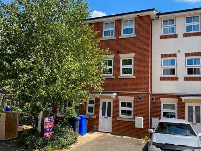 3 Bedroom House To Rent In Maltings Way, Bury St Edmunds, IP32