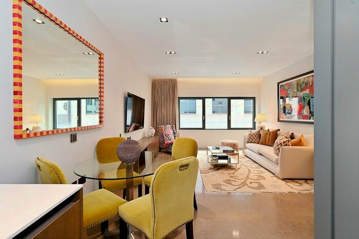 1 Bedroom Flat To Rent In Babmaes Street, St James, SW1Y