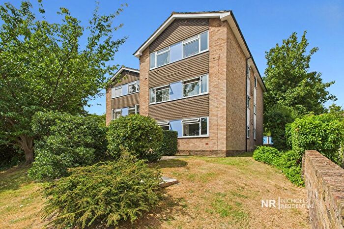 1 Bedroom Flat To Rent In Park Hill, Carshalton, Sutton., SM5