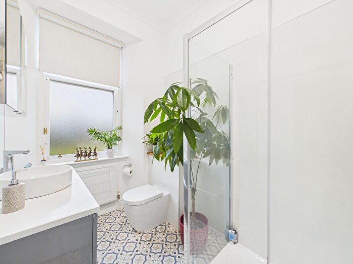 2 Bedroom Flat For Sale In Hyndford Road, Lanark, ML11 - Photo 8