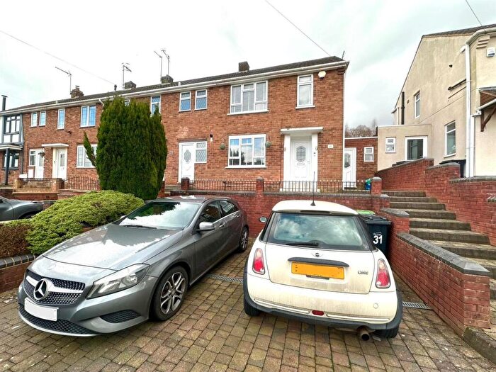 3 Bedroom Semi-Detached House To Rent In Whitethorn Road, Stourbridge, DY8