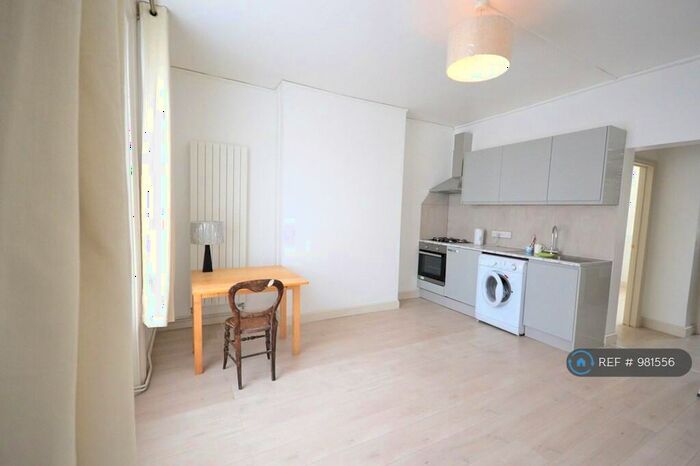 1 Bedroom Flat To Rent In New Cross Road, London, SE14