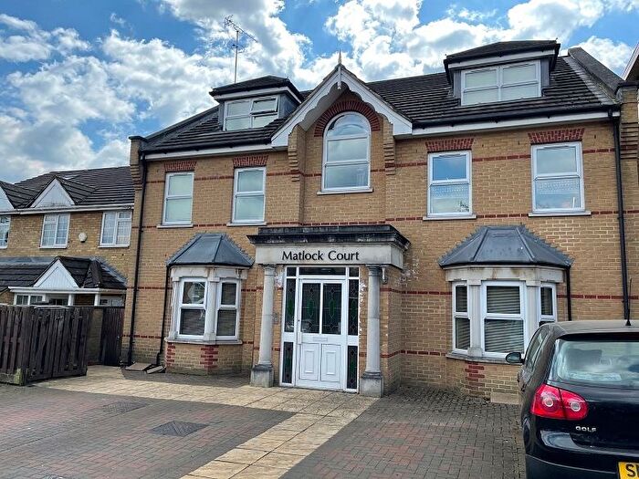 2 Bedroom Flat To Rent In Matlock Court, E18