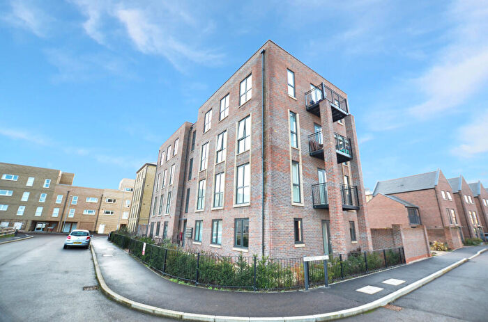 2 Bedroom Flat For Sale In Randal Way, Cambridge, CB3