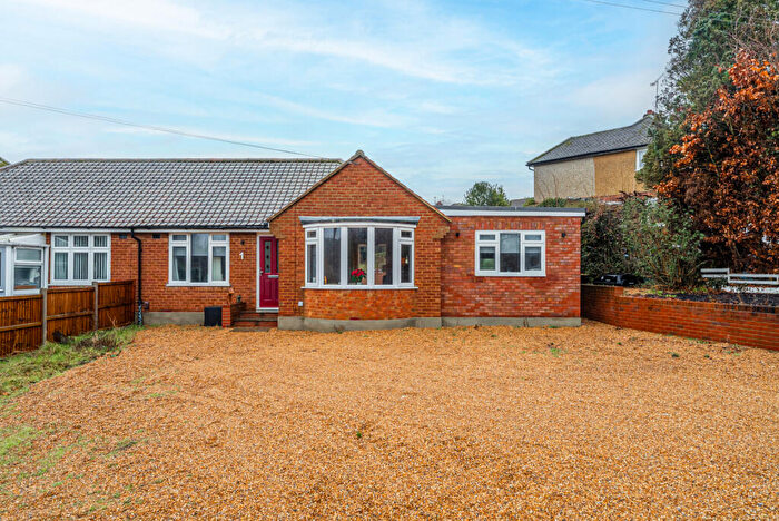 3 Bedroom Bungalow For Sale In Castle Rise, Wheathampstead, St. Albans, Hertfordshire, AL4