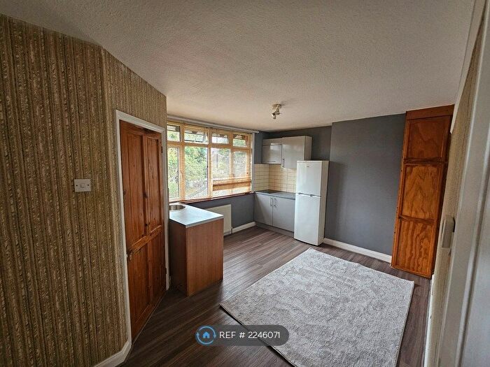 1 Bedroom Flat To Rent In Deansway, London, N9