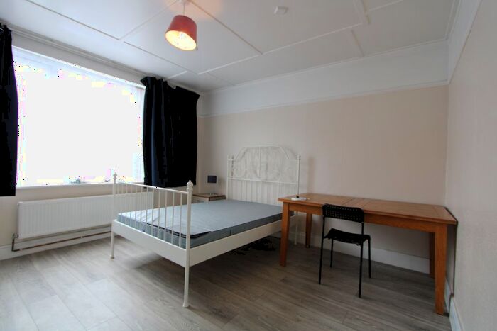 4 Bedroom Terraced House To Rent In Holdernesse Road, London, SW17